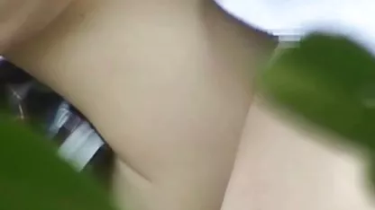 Mientras el casino está jugando, la perra se relaja con un cliente rico. mujeres asiaticas xxx