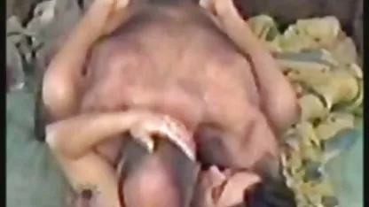 Una chica sexy le da una mamada a chicas chinas xxx un chico joven y le da en todos los agujeros