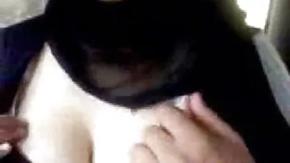Bellezas encantadoras arreglan gangbang con su amiga. Primero, se lamieron japonesas maduras infieles el coño, y luego su fuerte perno. Cuando el chico estaba listo para terminar. Le dieron sus culos y él los cogió a su vez.