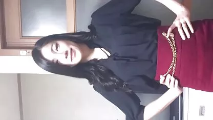 El cliente delgado se retuerce a manos de un terapeuta de masajes videos eroticos asiaticos y termina por tener sexo rudo