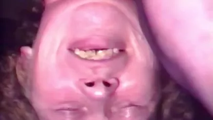 Porno ruso Al ver la belleza sentada tranquilamente junto a la fuente, el tío se sienta a su lado, la extiende por un segundo y chicas orientales xxx la lleva a su apartamento, donde empuja a la perra con su polla gorda.