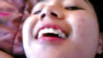 Bebe a su amiga y lama su coño. videos xxx de orientales