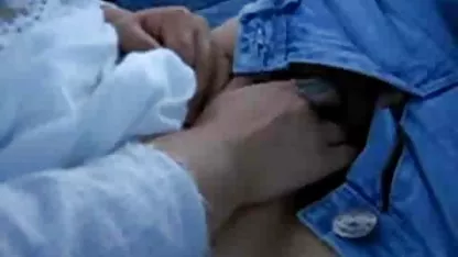 Una asiaticas maduras desnudas bonita mujer alemana chupó una polla y se sentó encima de él.