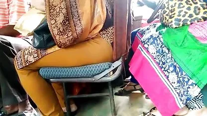 Rubia fresca chupa polla en petardas asiaticas el pasillo