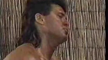 Jovencitas sexys lamen sexo con mama asiatica sus coños