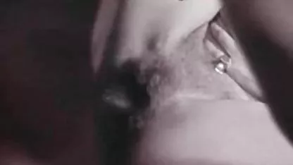 Una selección de videos en los que perras depravadas manchan a miembros gruesos de sus cabrones con crema, miel, xxx de mujeres chinas chocolate y masturbándose con sus manos suaves.