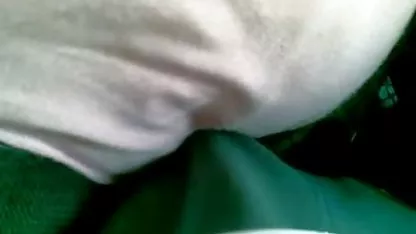 El padre contrató una institutriz para una hija adulta y xxx de japoneses los atrapó desnudos en la cama.