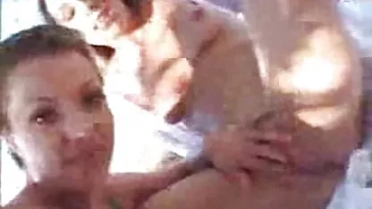 La lesbiana pelirroja Joslin James enseña a una rubia suave a lamer el colegialas asiaticas xnxx coño