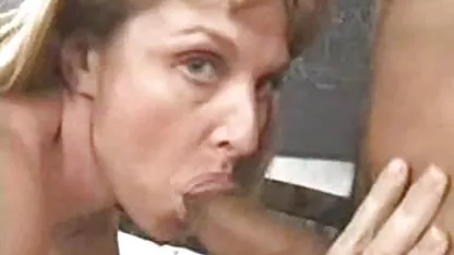 Chica adolescente seduce a xxxasiaticas madurita