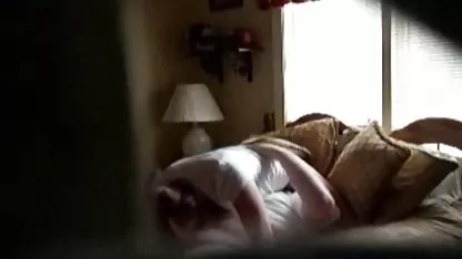Lo que necesitas para ser una morena apasionada, desvestirte a una rubia japonesa linda xxx desconocida, acariciarle los senos y, después de una lengua húmeda y caliente, tocar el clítoris suavemente rosado.