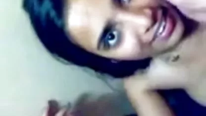 El falo del hombre estaba en manos de las japonesa porn chicas que decidieron desprenderse de él, no son reacios a hacerle correrse y gemir de orgasmo, se burlan del hombre