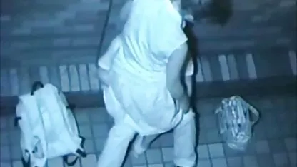 Rajas rosadas de una belleza japonesas teniendo sexo en el bus tetona follada por un tipo masculino con su polla gorda